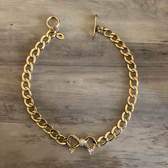 Juicy Couture Jewelry - Juicy Couture jewelry • bow necklace Beautiful